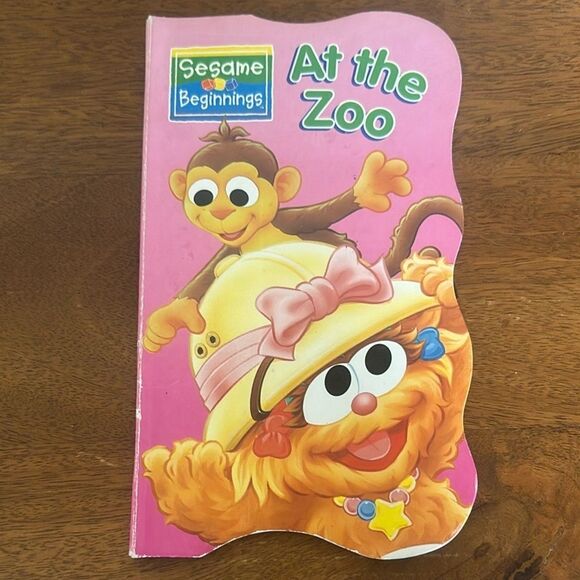 Sesame Beginnings “At the Zoo” Children’s Board Book! - Picture 4 of 4